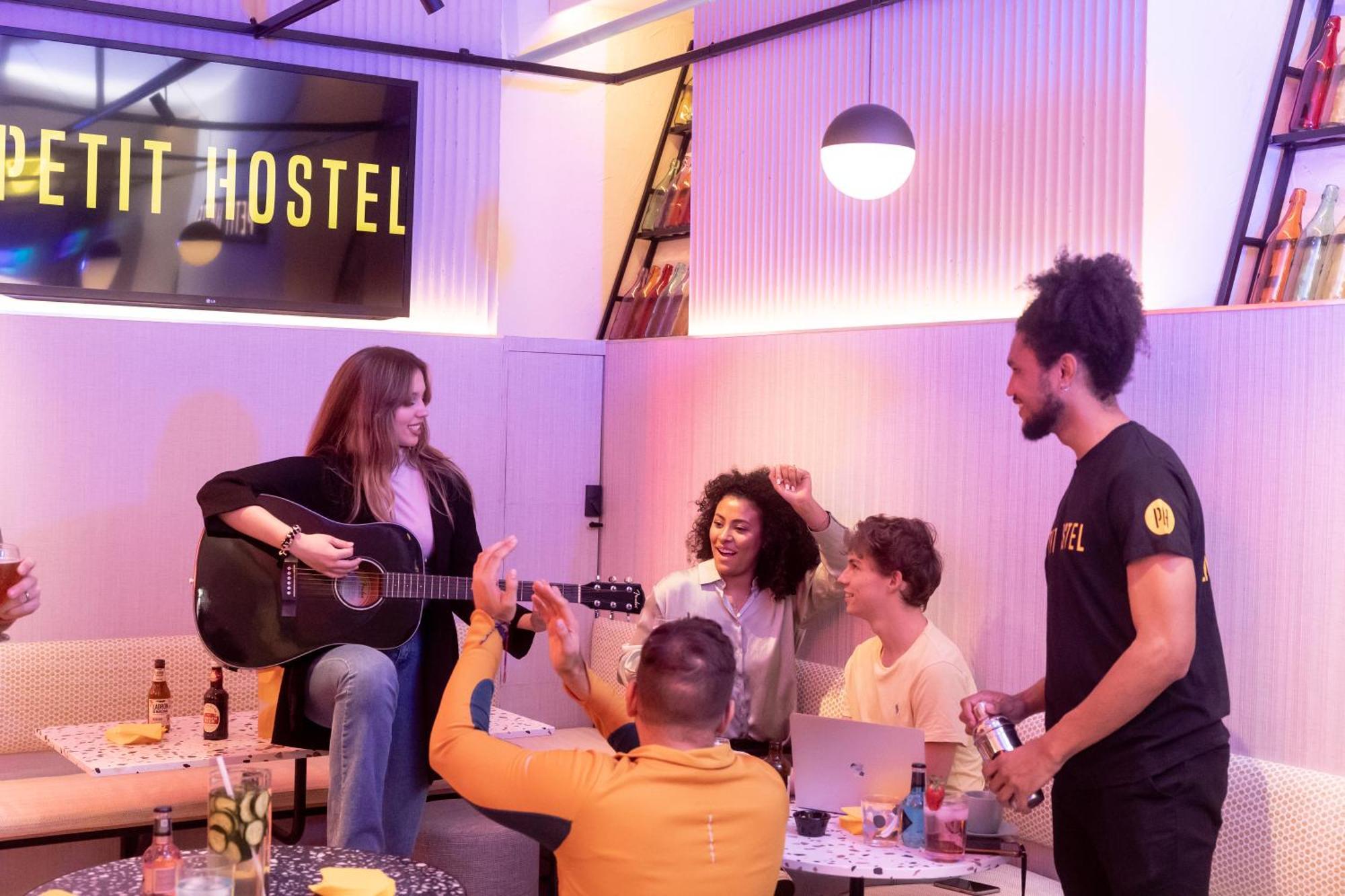 Petit Hostel Palacio Real Madrid Eksteriør billede